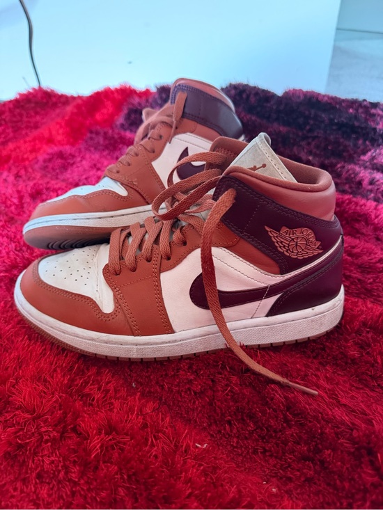 Jordan Shoes - Jordan 1 Mid Dusty Peach Night Maroon